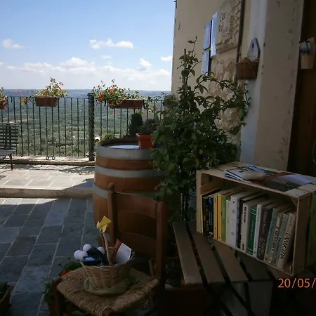 Bed and breakfast Casa Mila' 4*