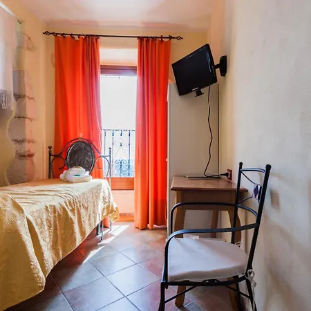 Bed and breakfast Casa Mila' 4*